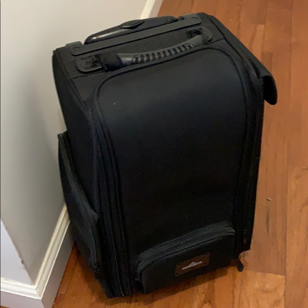 Makeup bag impression